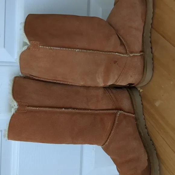Ugg Bailey Boots Women's Size 7 Brown With Buttons And Faux Fur Trim