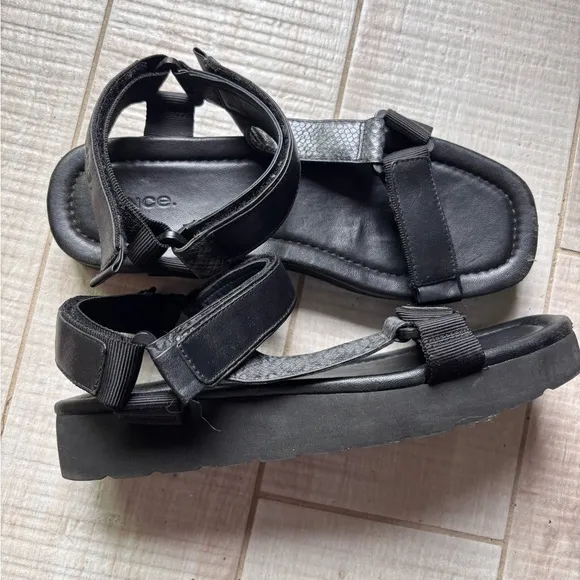 Vince Carver Sport Sandal 39.5/9